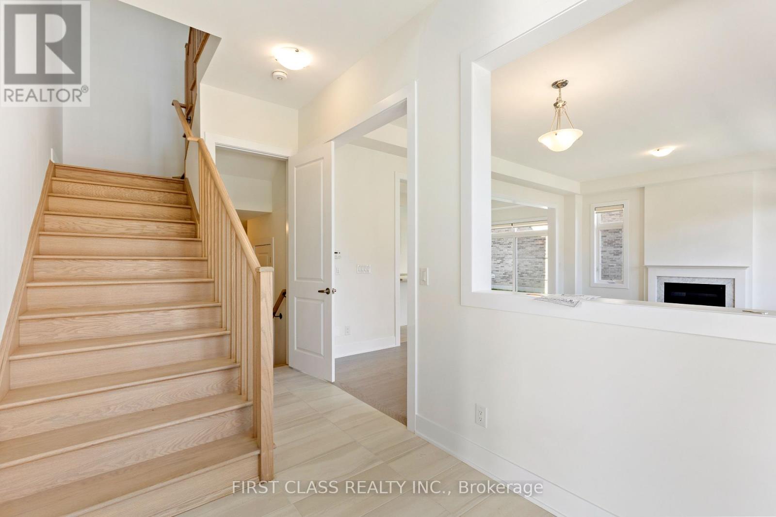 Photo 2 of 78 Meizhou Avenue, Markham ON