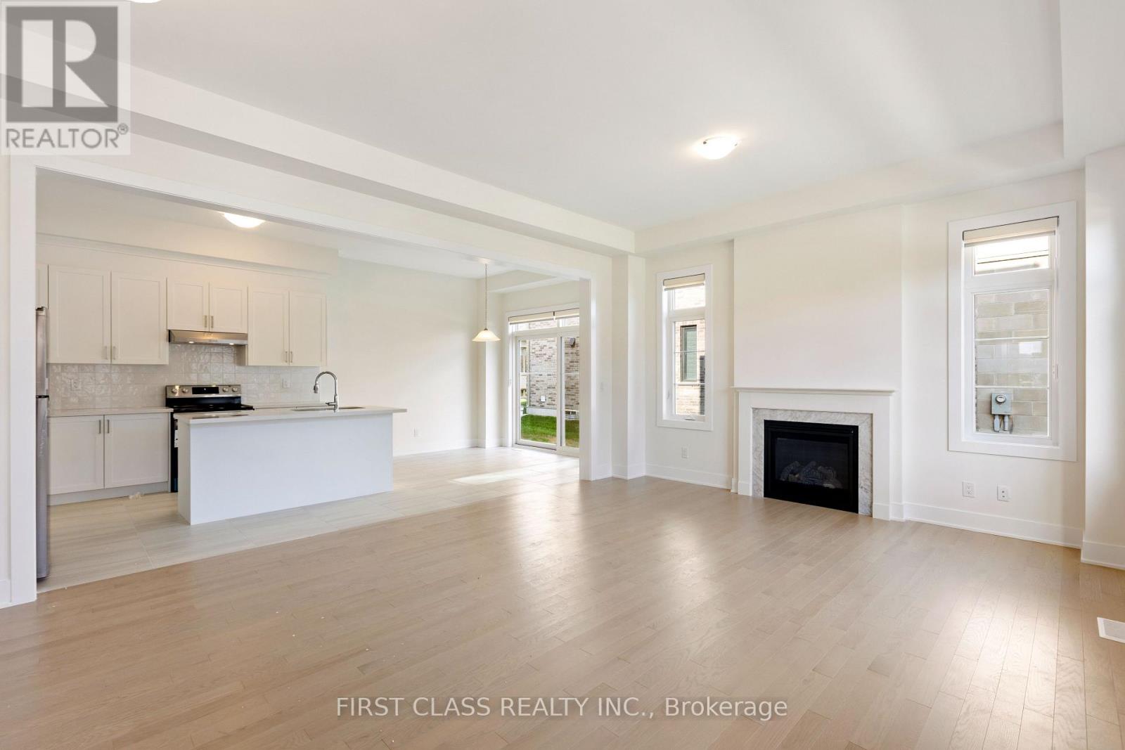 Photo 3 of 78 Meizhou Avenue, Markham ON