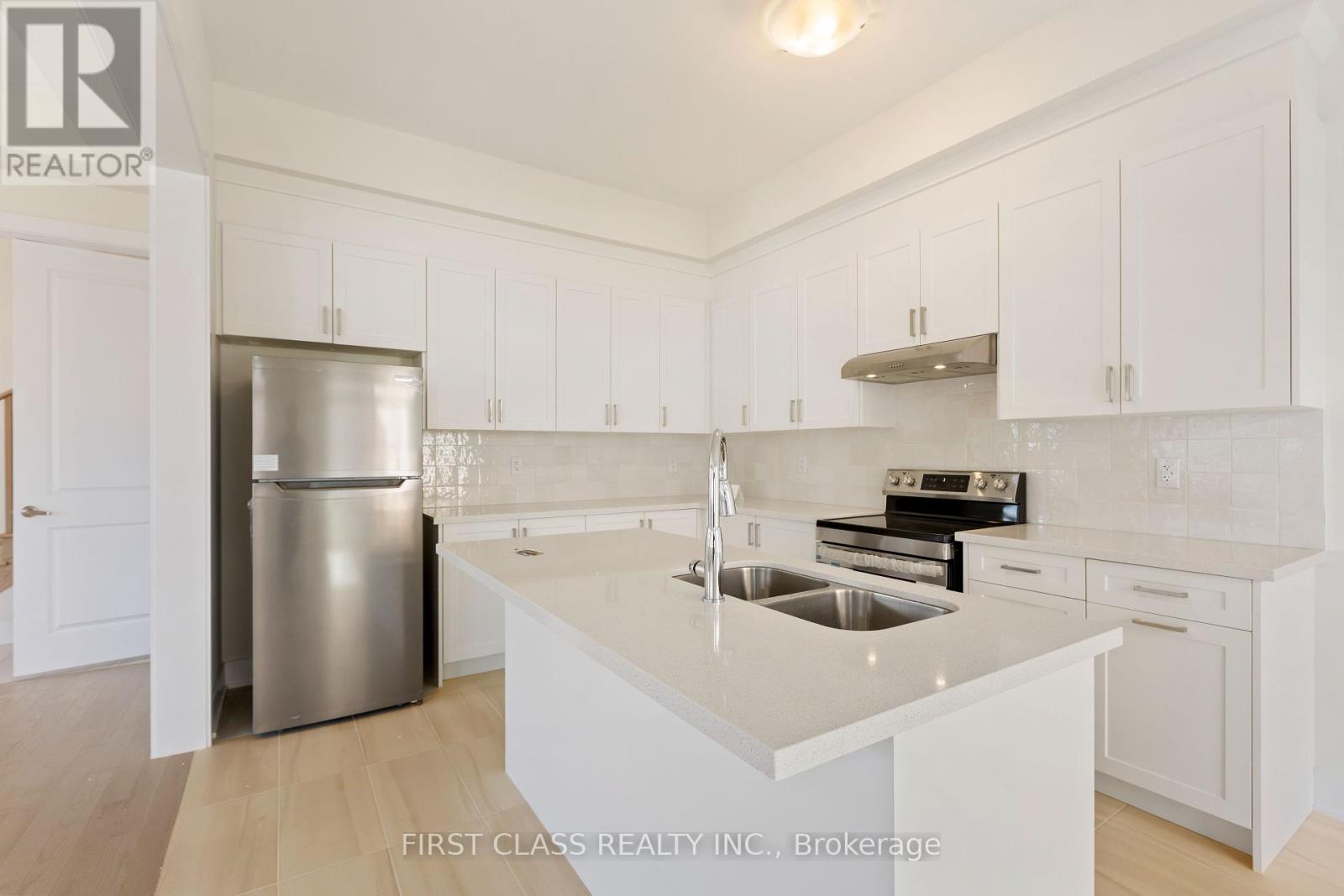 Photo 5 of 78 Meizhou Avenue, Markham ON