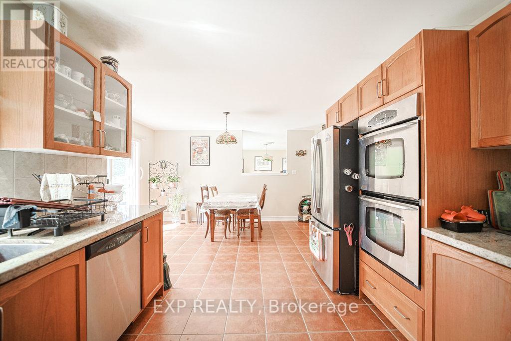 Photo 13 of 27 Green Pine Crescent, Wasaga Beach ON