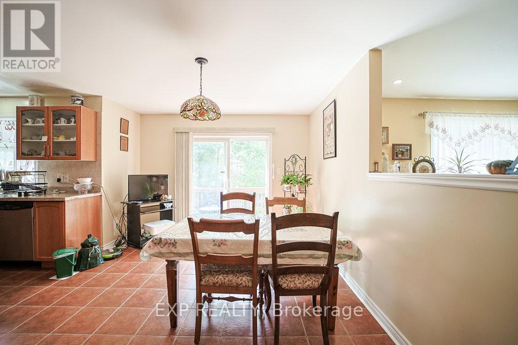 Photo 15 of 27 Green Pine Crescent, Wasaga Beach ON