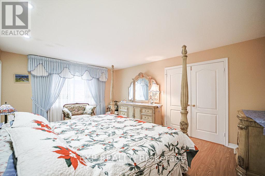 Photo 16 of 27 Green Pine Crescent, Wasaga Beach ON