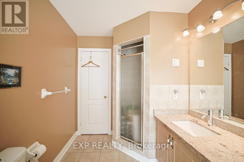 Photo 19 of 27 Green Pine Crescent, Wasaga Beach ON