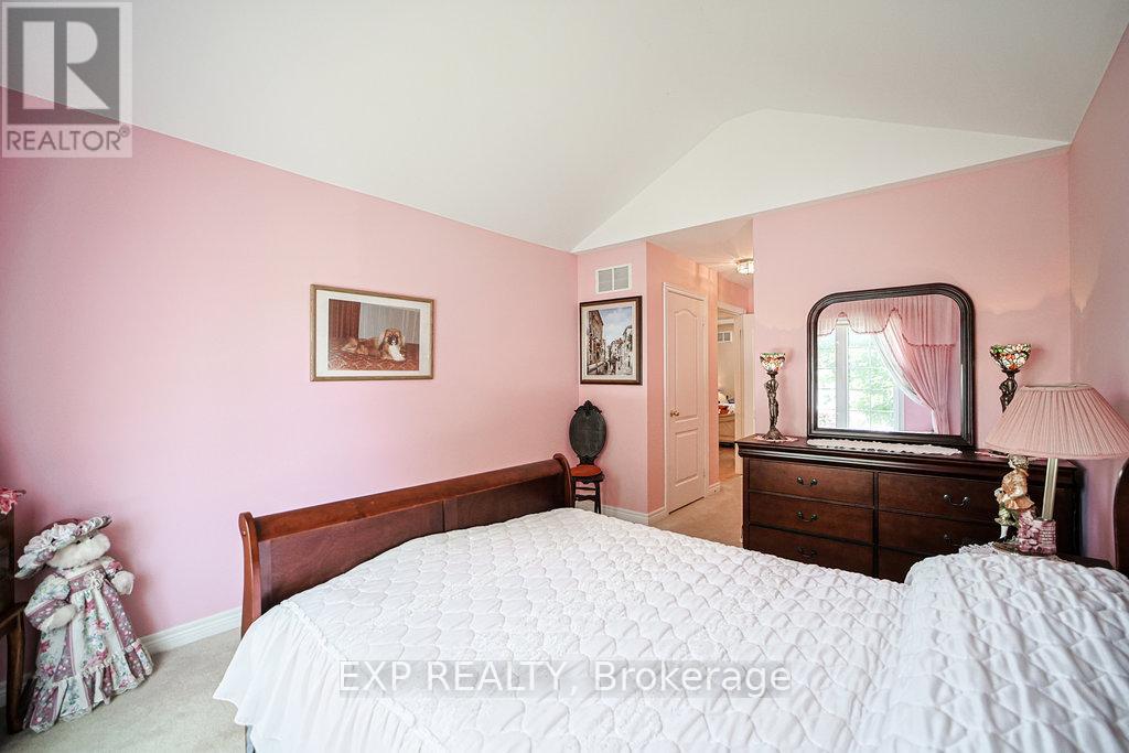 Photo 21 of 27 Green Pine Crescent, Wasaga Beach ON