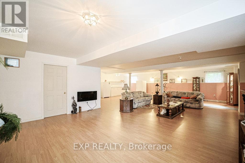 Photo 28 of 27 Green Pine Crescent, Wasaga Beach ON