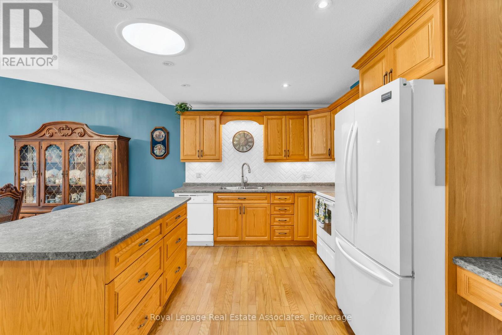 Photo 13 of 117 Greenway Drive, Wasaga Beach ON