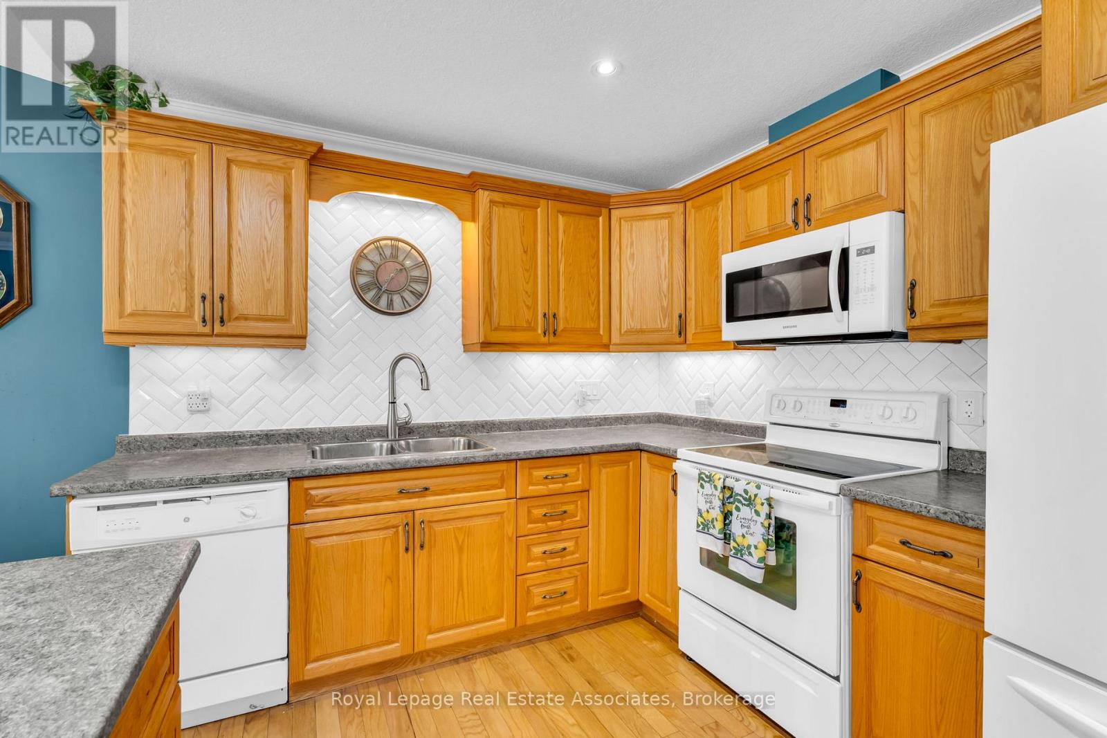 Photo 14 of 117 Greenway Drive, Wasaga Beach ON