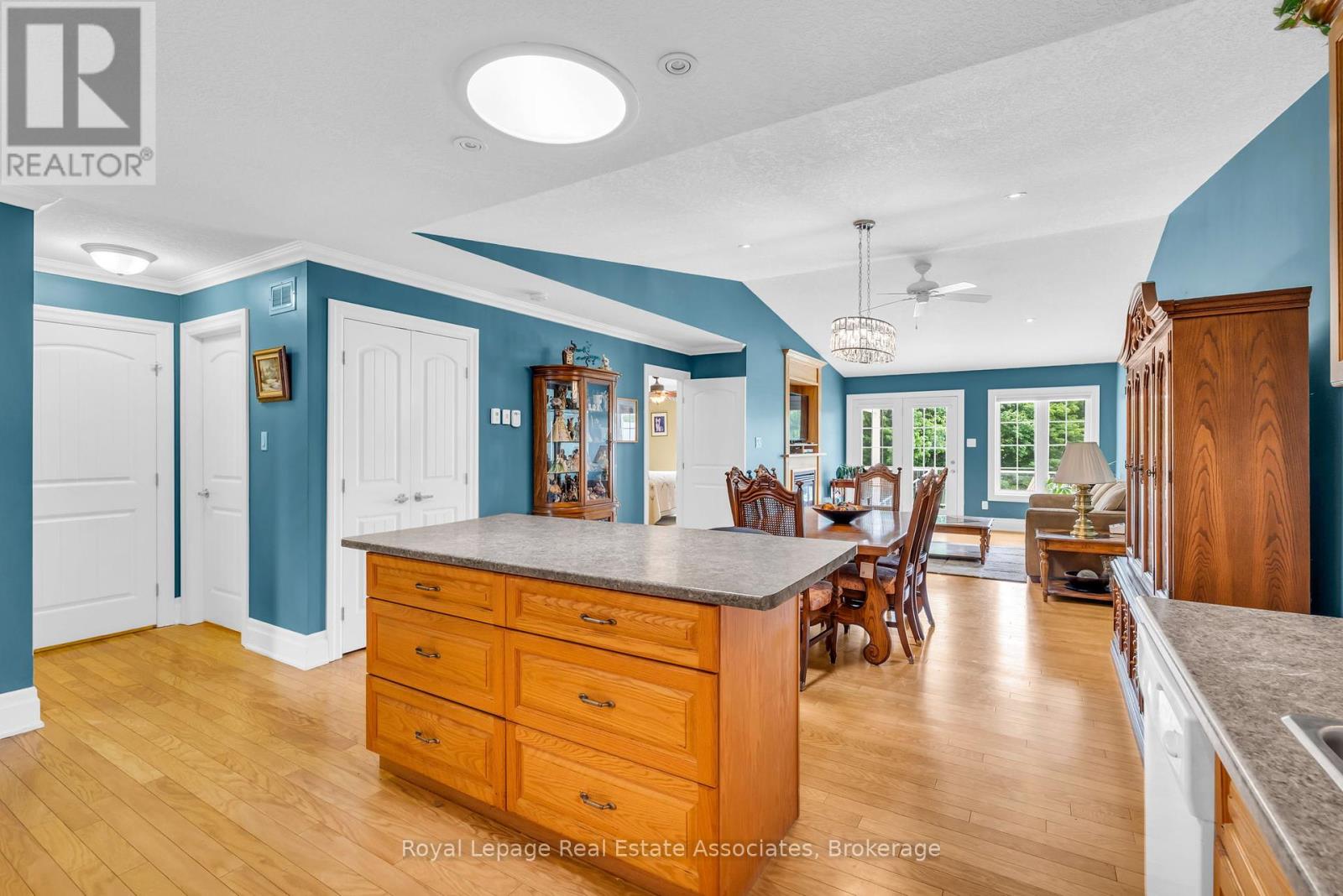 Photo 15 of 117 Greenway Drive, Wasaga Beach ON