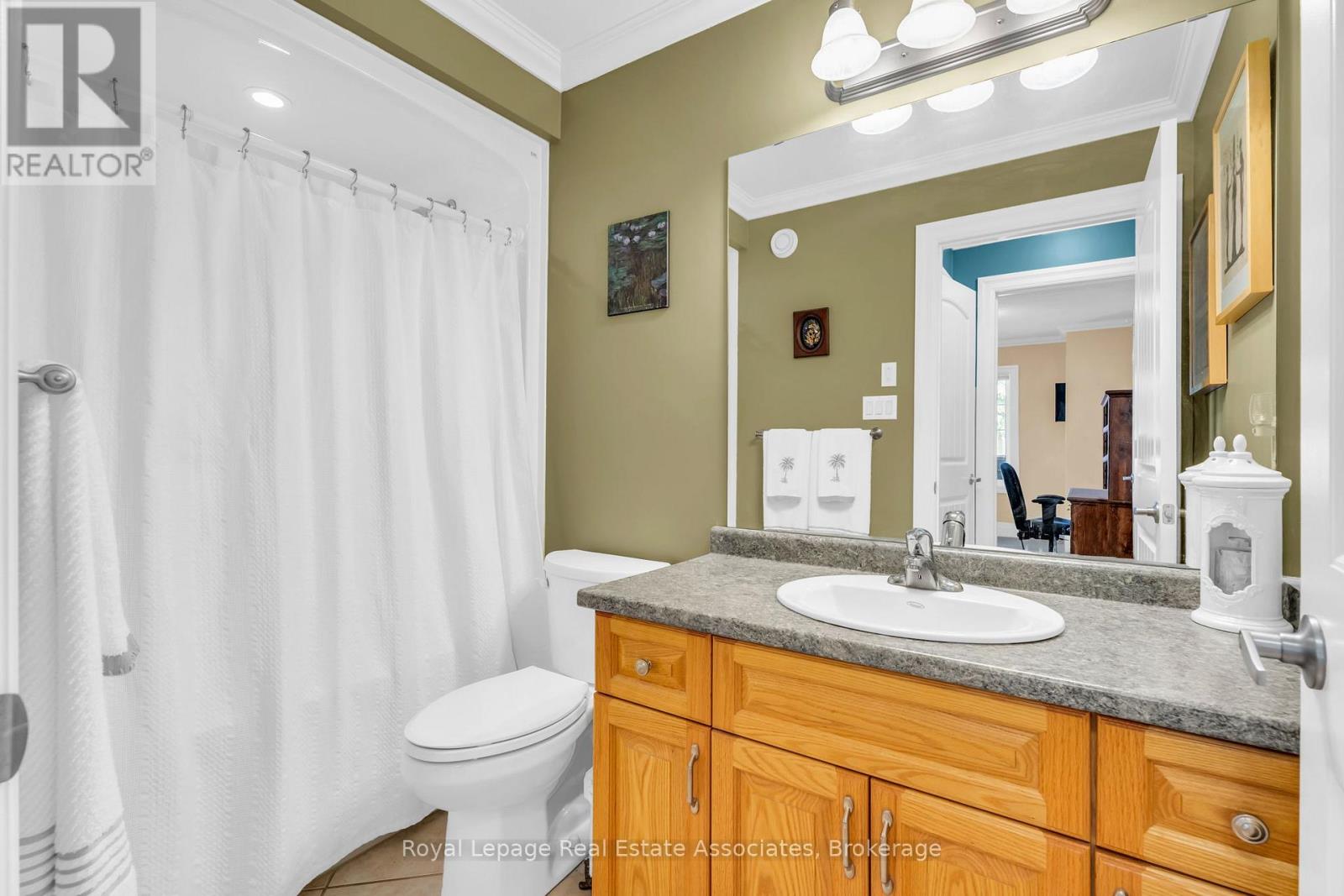 Photo 26 of 117 Greenway Drive, Wasaga Beach ON