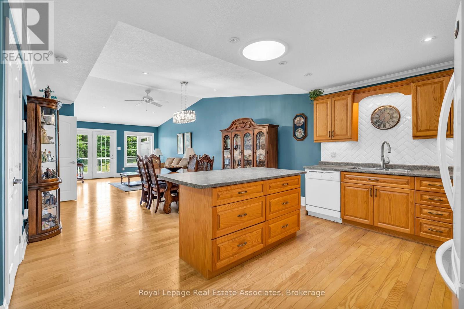 Photo 9 of 117 Greenway Drive, Wasaga Beach ON