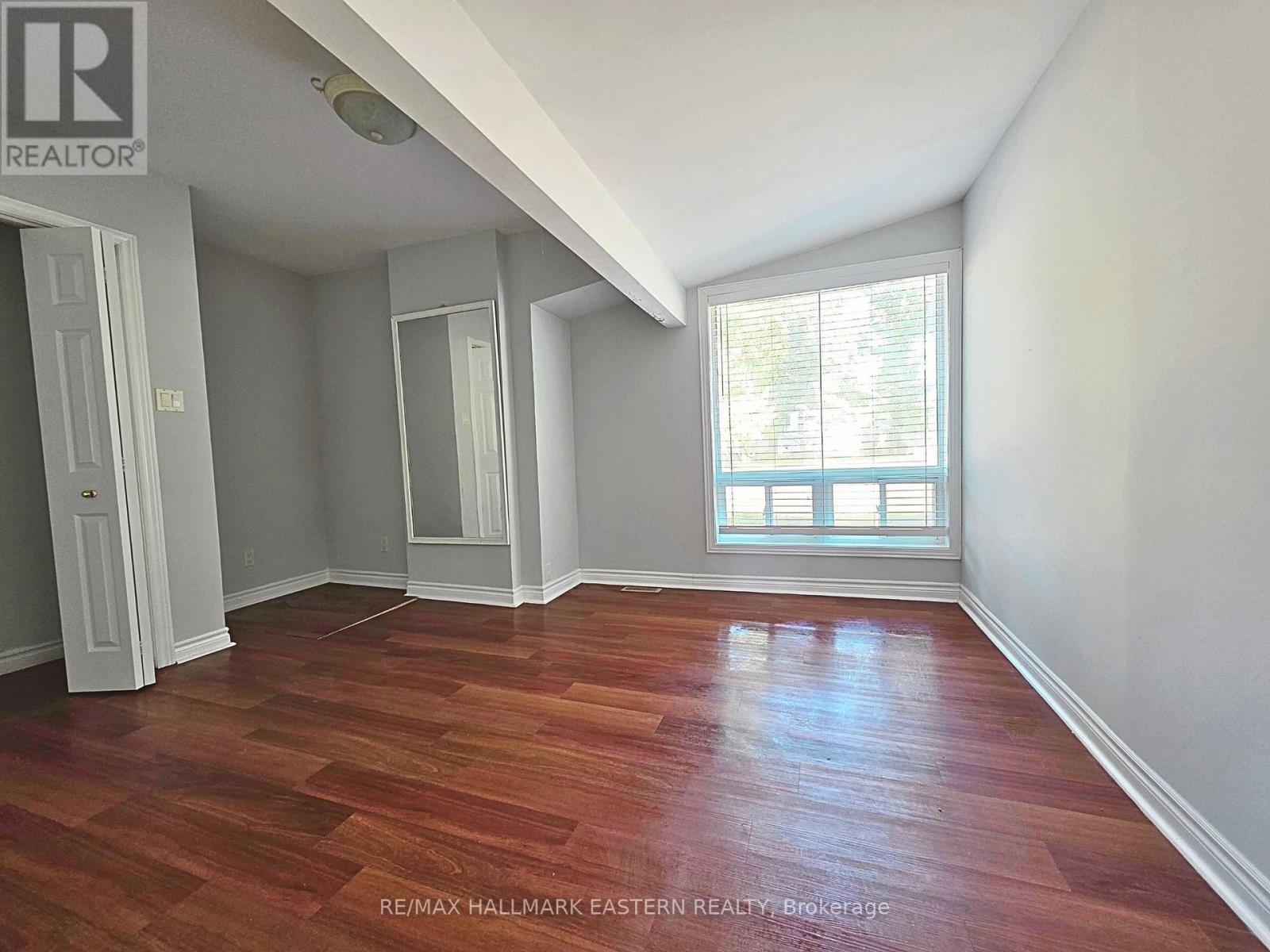 Photo 19 of 30 Edgewater Drive, Selwyn ON