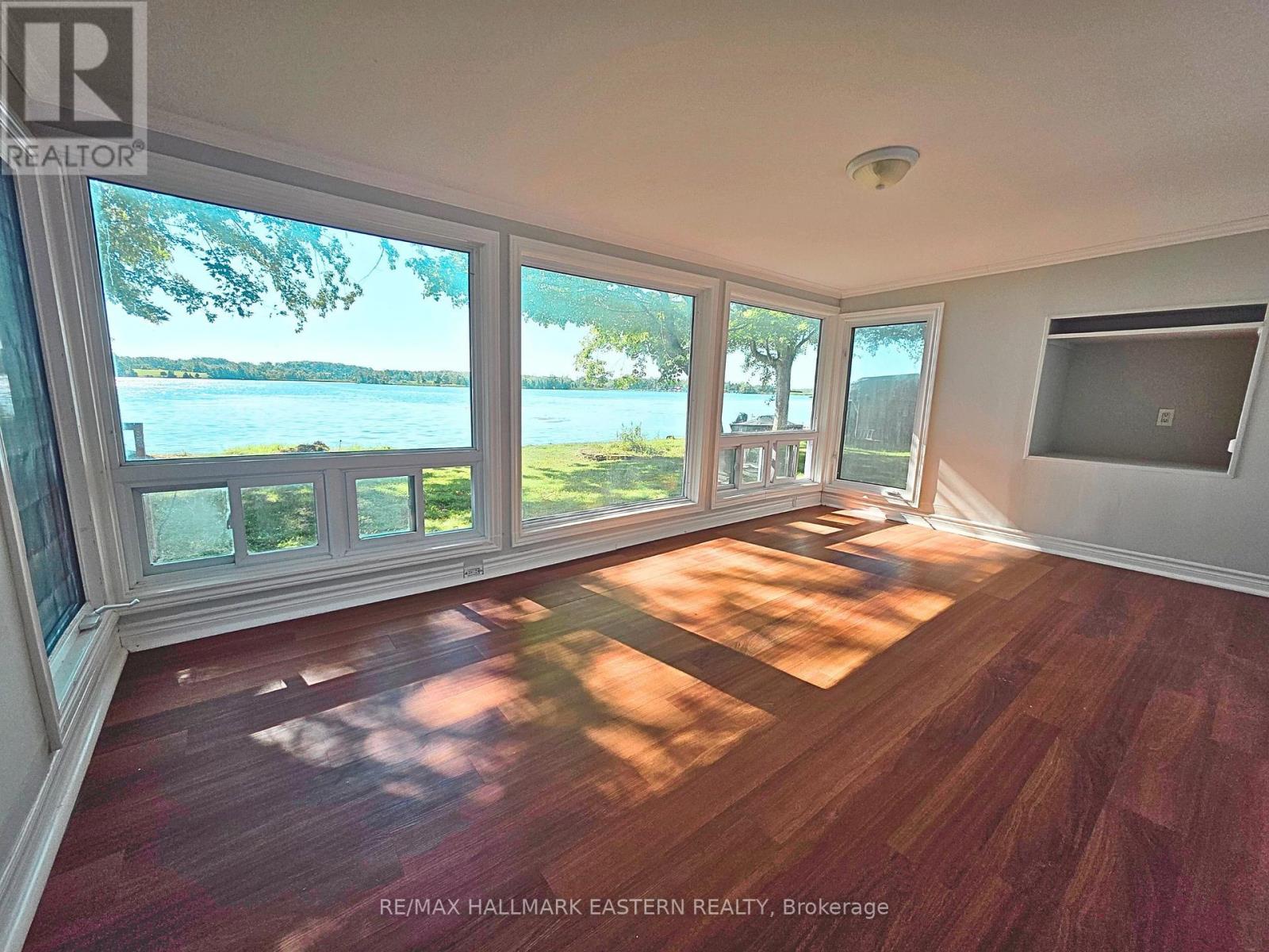 Photo 10 of 30 Edgewater Drive, Selwyn ON