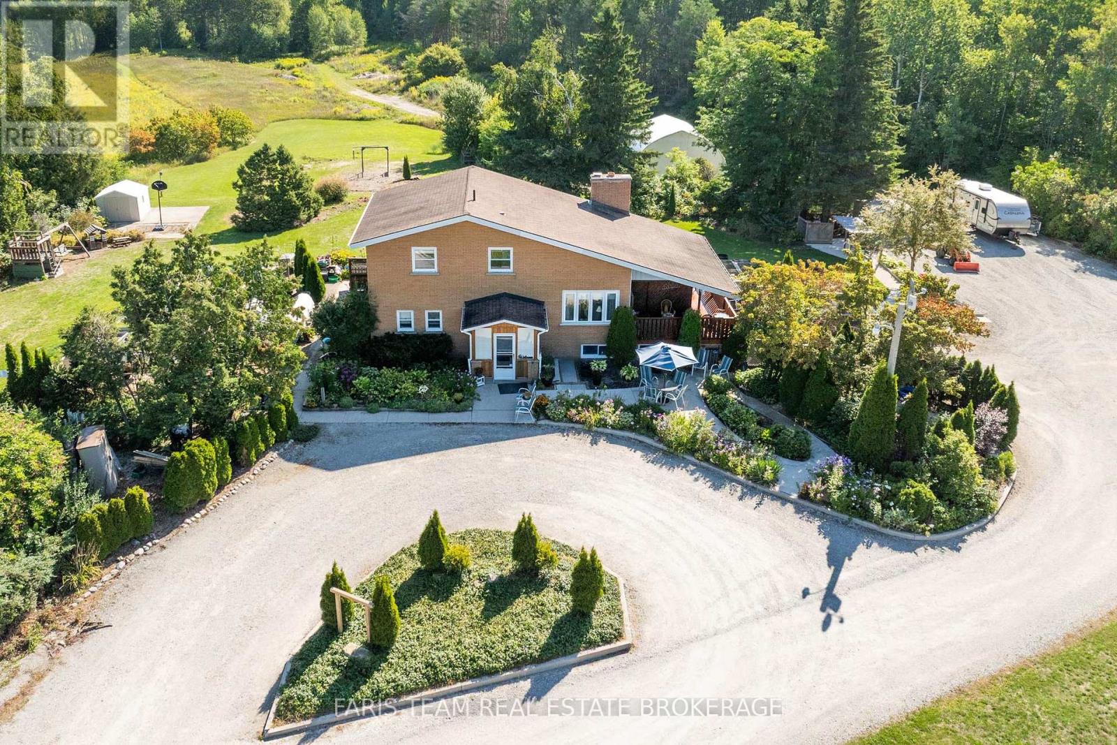 Photo 32 of 6695 10 Side Road, Innisfil ON
