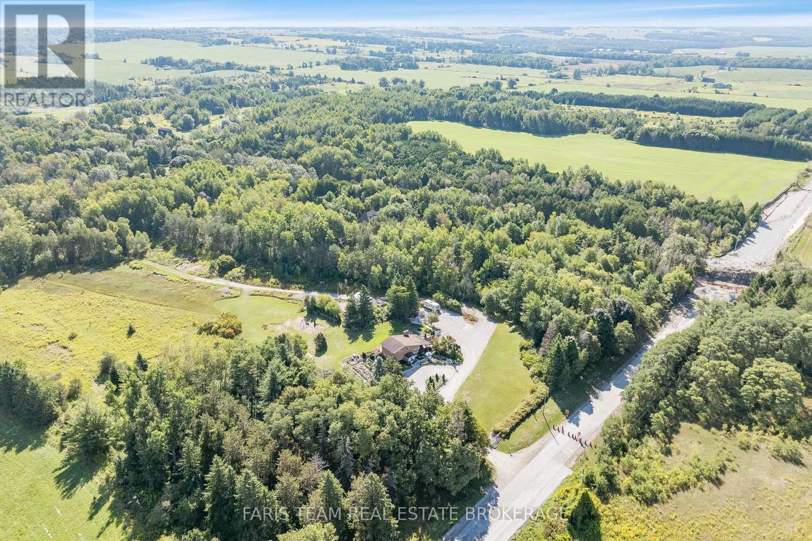 Photo 35 of 6695 10 Side Road, Innisfil ON