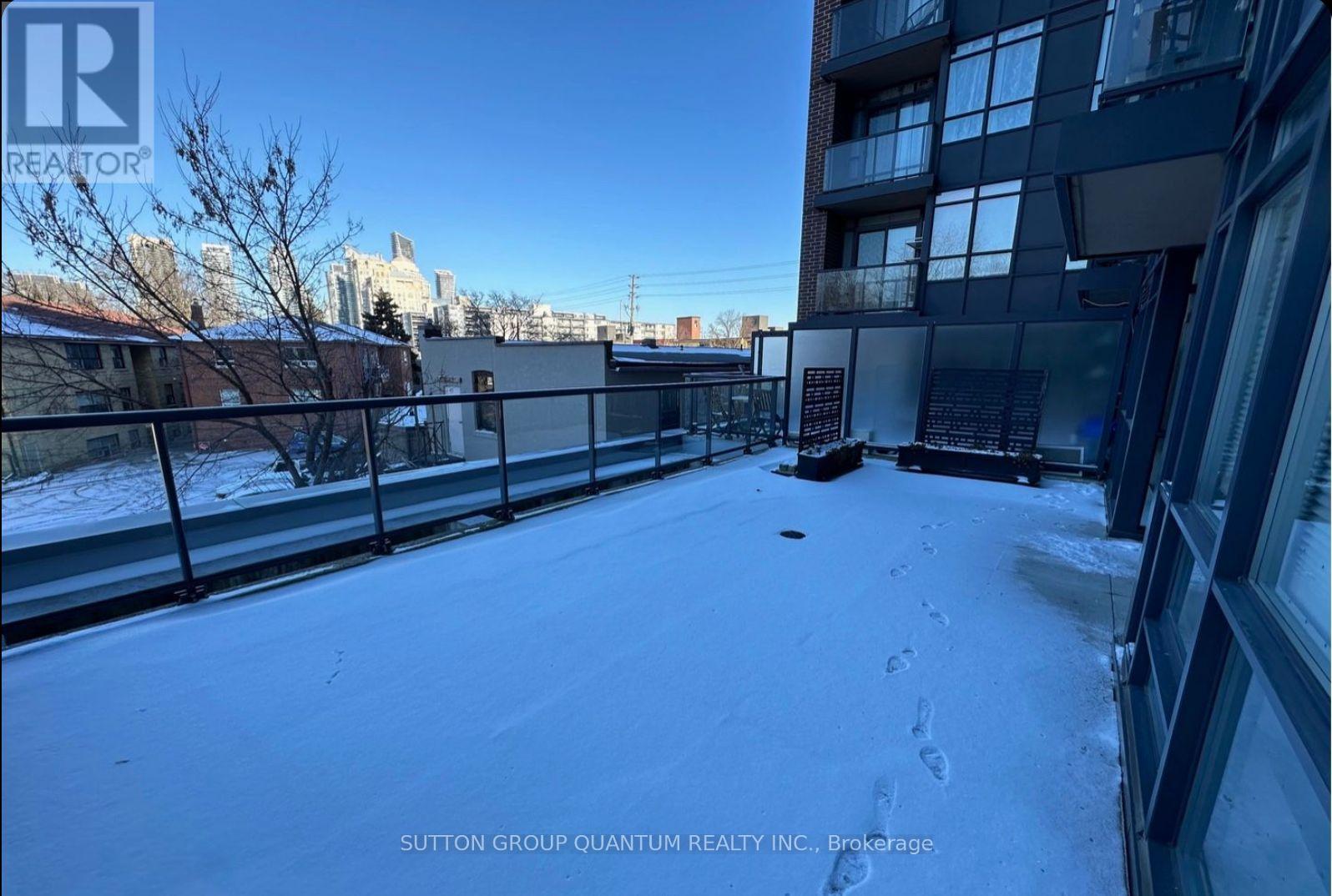 Photo 14 of 216 11 Superior Avenue, Toronto ON