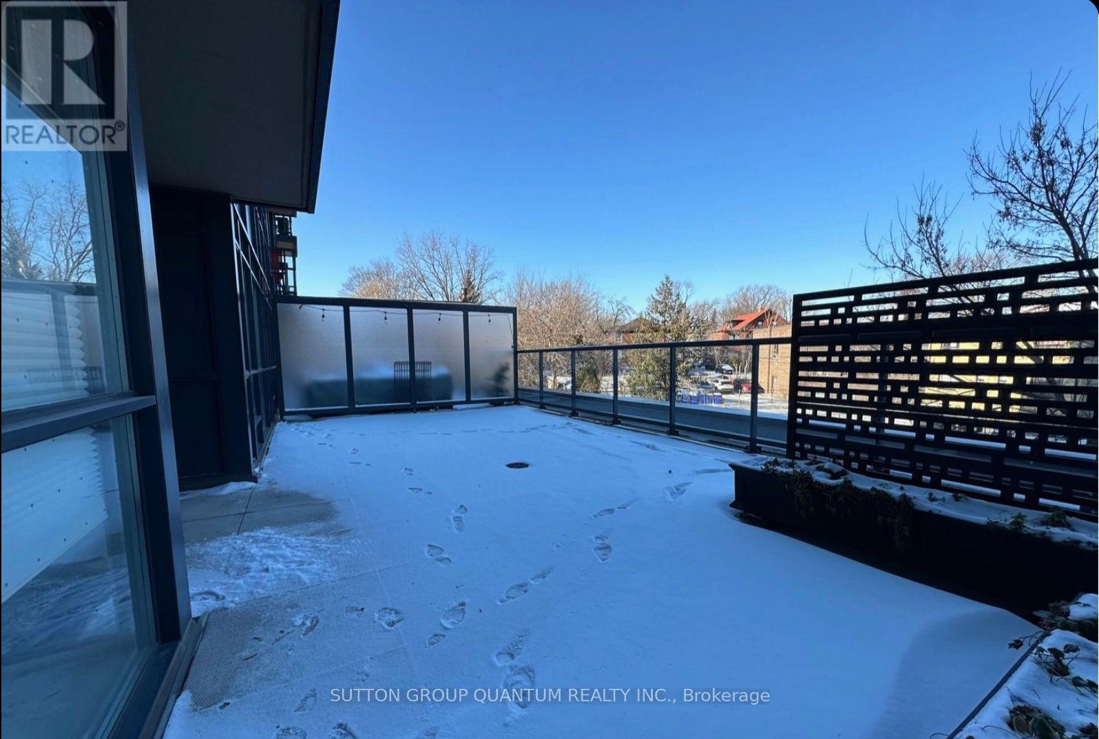 Photo 15 of 216 11 Superior Avenue, Toronto ON