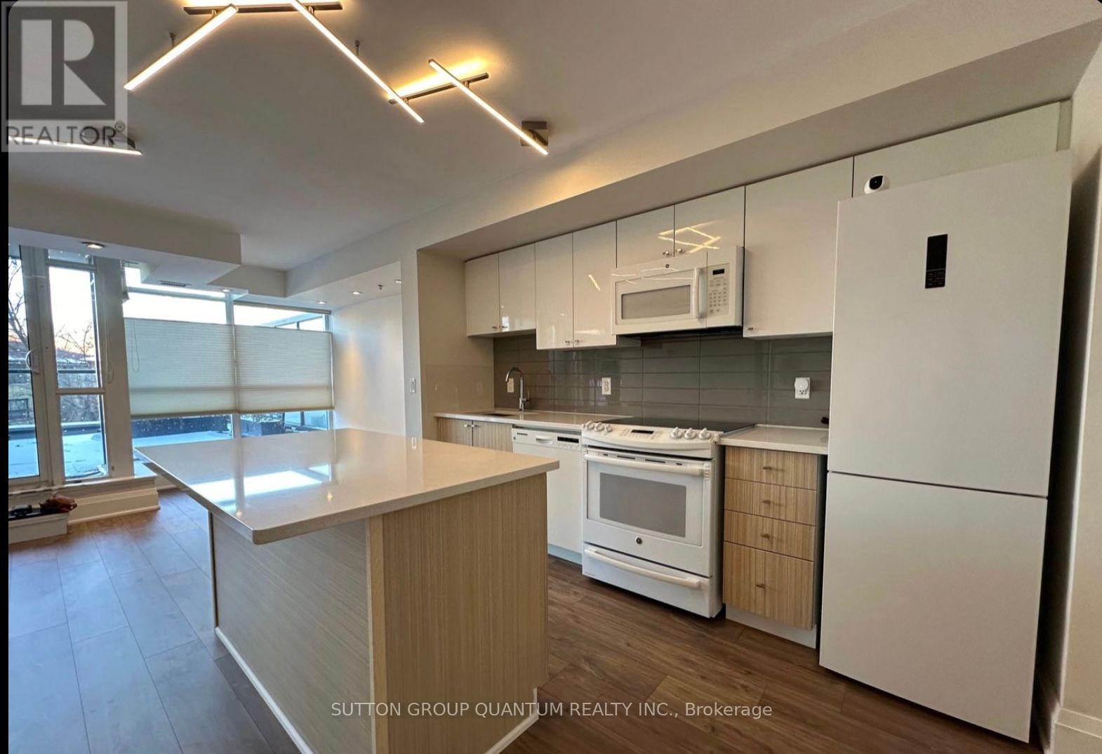 Photo 4 of 216 11 Superior Avenue, Toronto ON