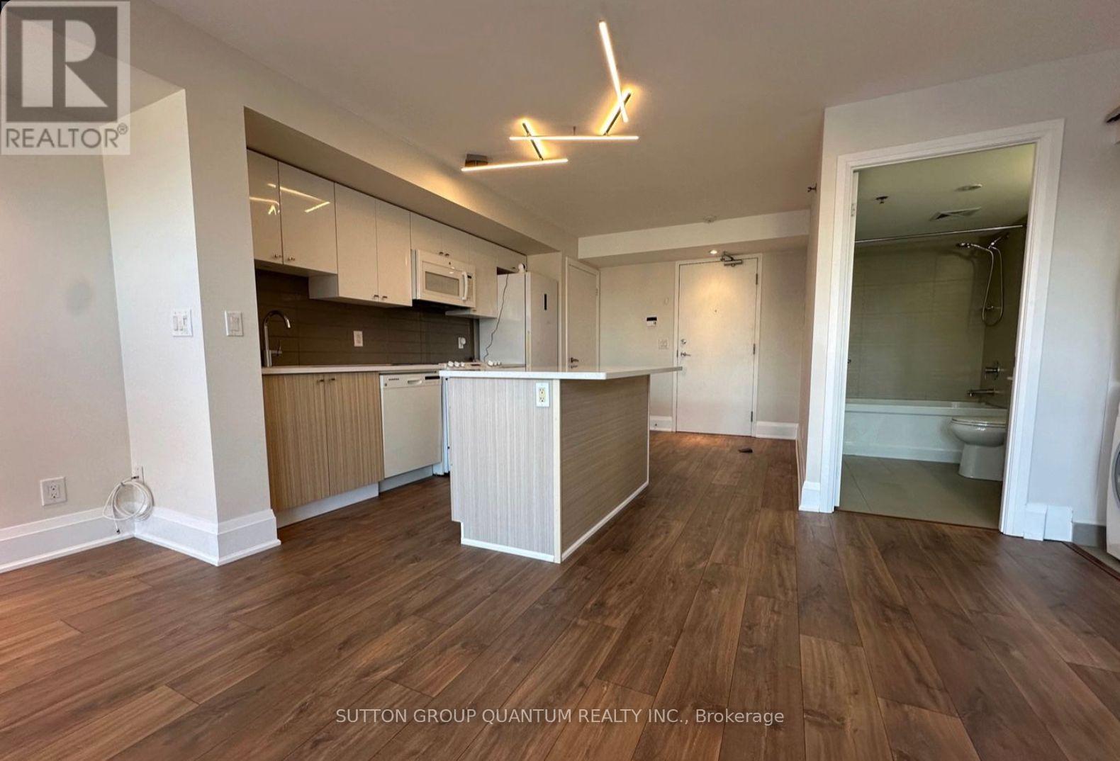 Photo 6 of 216 11 Superior Avenue, Toronto ON