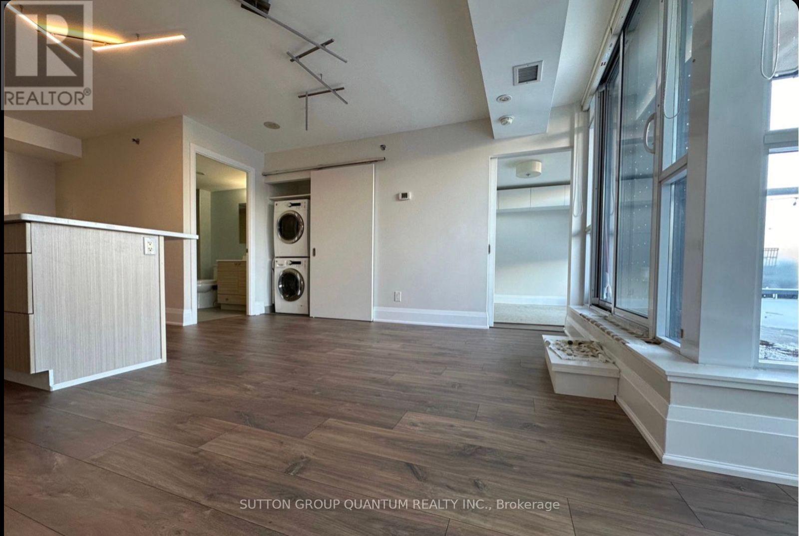 Photo 7 of 216 11 Superior Avenue, Toronto ON