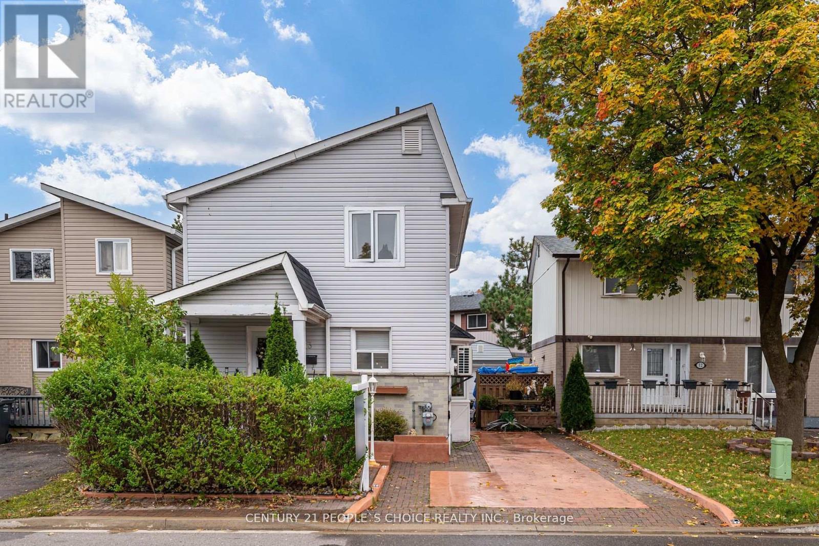 Photo 2 of 13 Jeffrey Street, Brampton ON