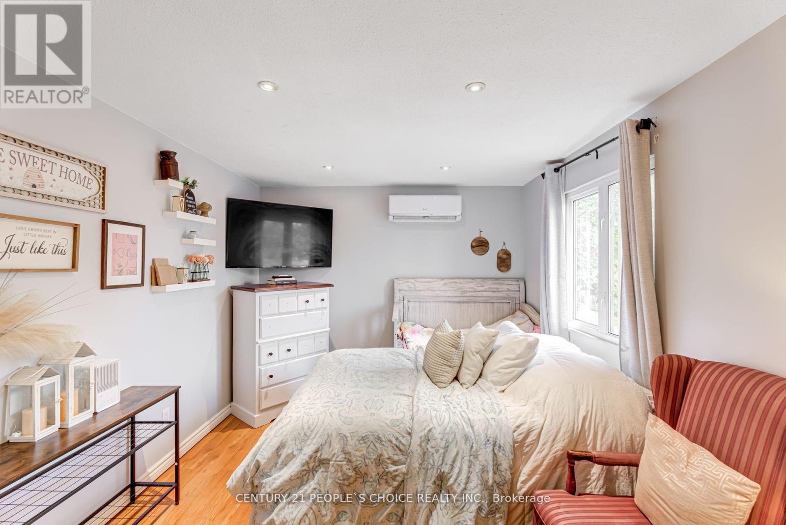 Photo 20 of 13 Jeffrey Street, Brampton ON