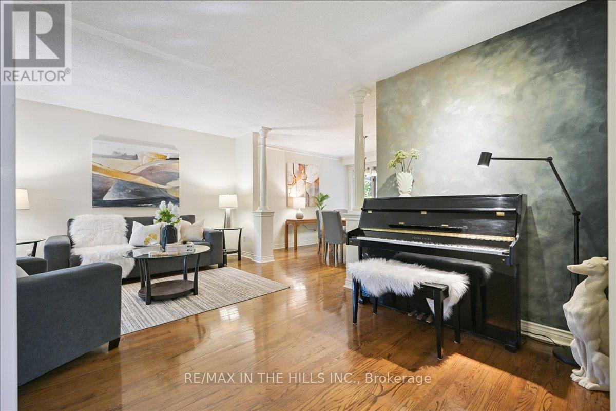 Photo 11 of 5352 Glen Erin Drive, Mississauga ON