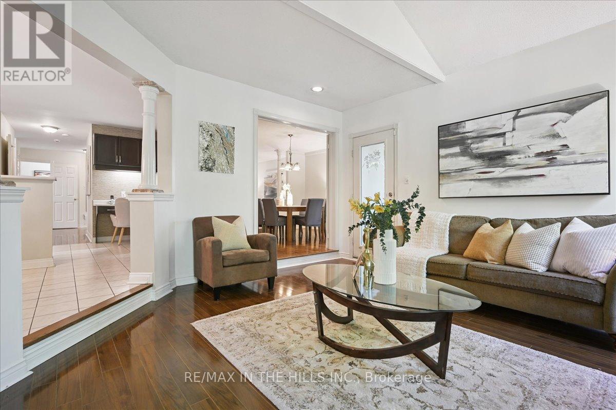 Photo 17 of 5352 Glen Erin Drive, Mississauga ON