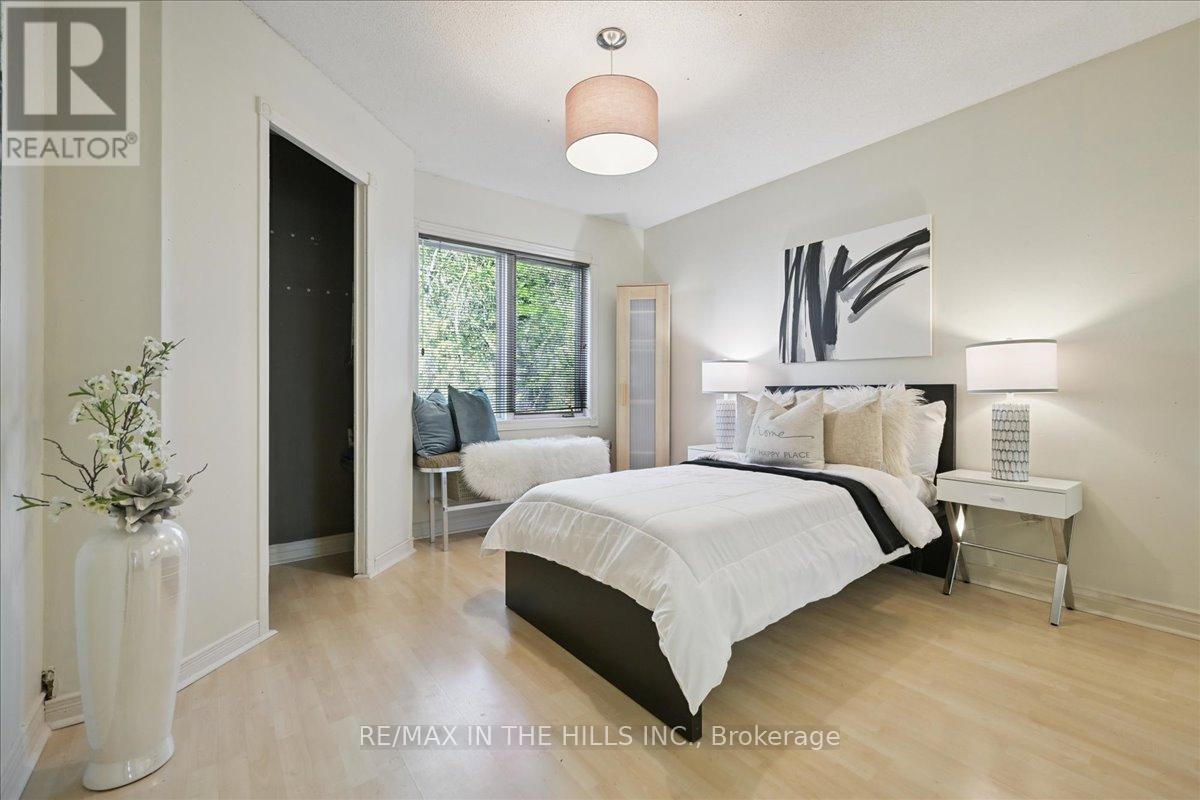 Photo 27 of 5352 Glen Erin Drive, Mississauga ON