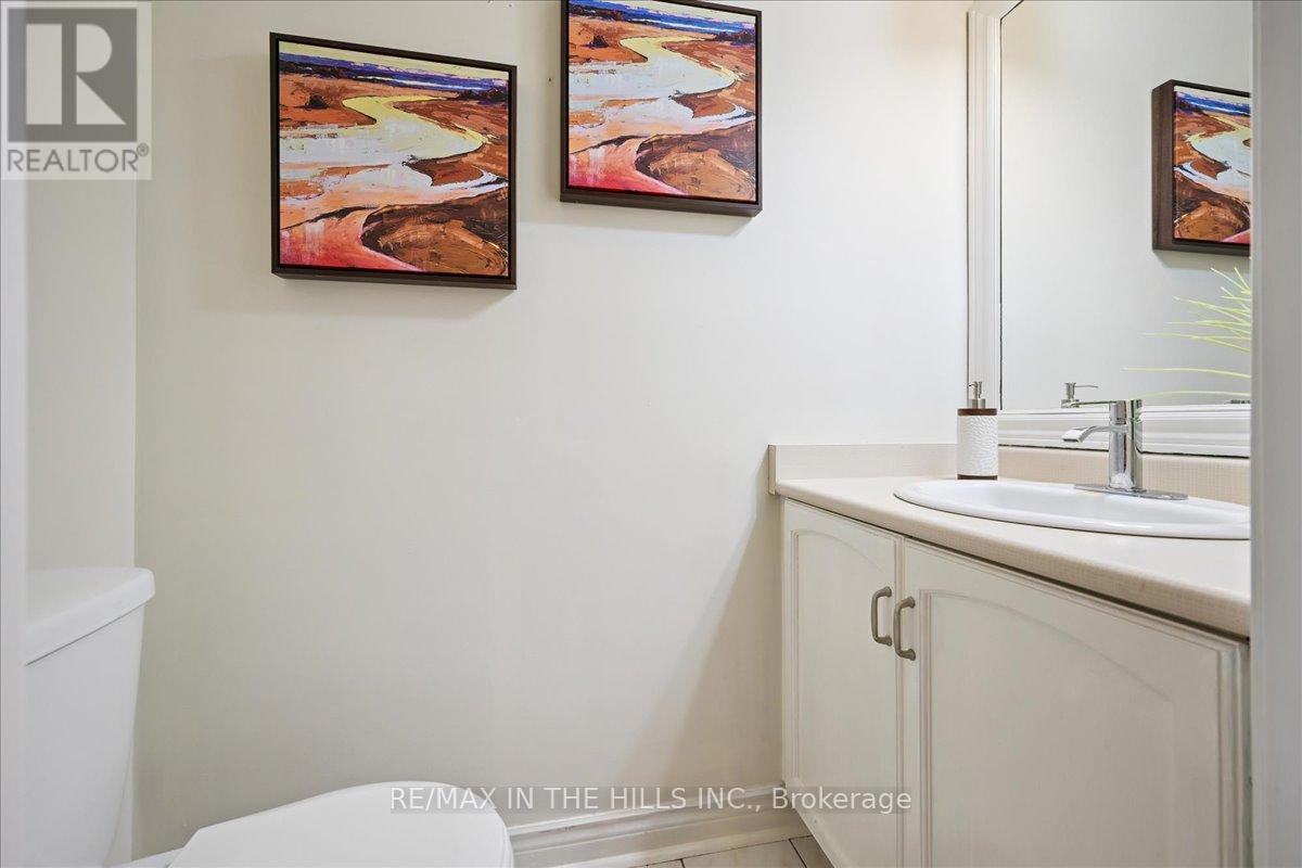 Photo 9 of 5352 Glen Erin Drive, Mississauga ON