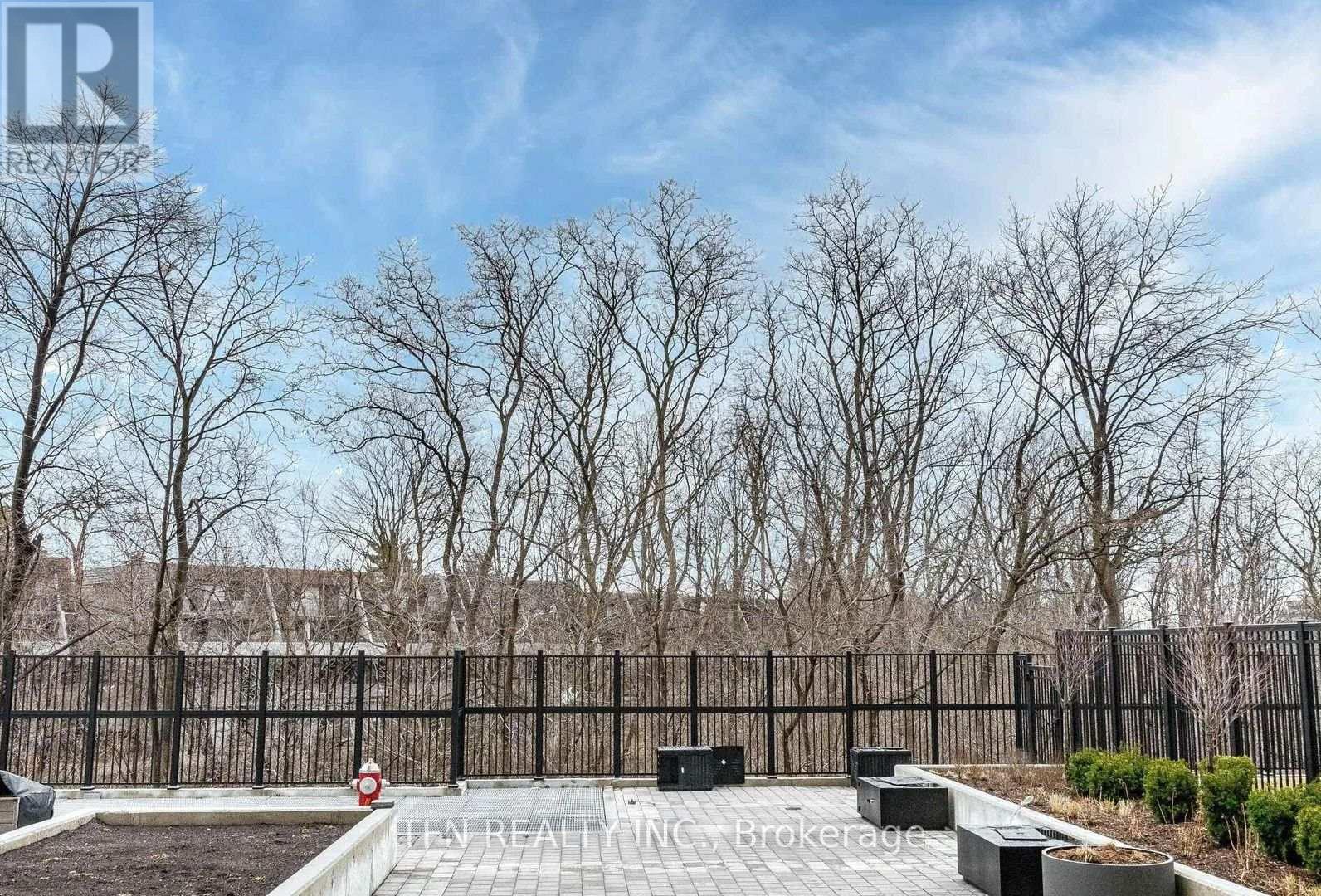 Photo 3 of 1804 204 Burnhamthorpe Road E, Mississauga ON