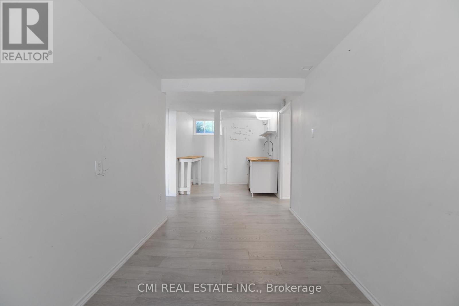 Photo 25 of 54 Little Lake Drive, Barrie ON