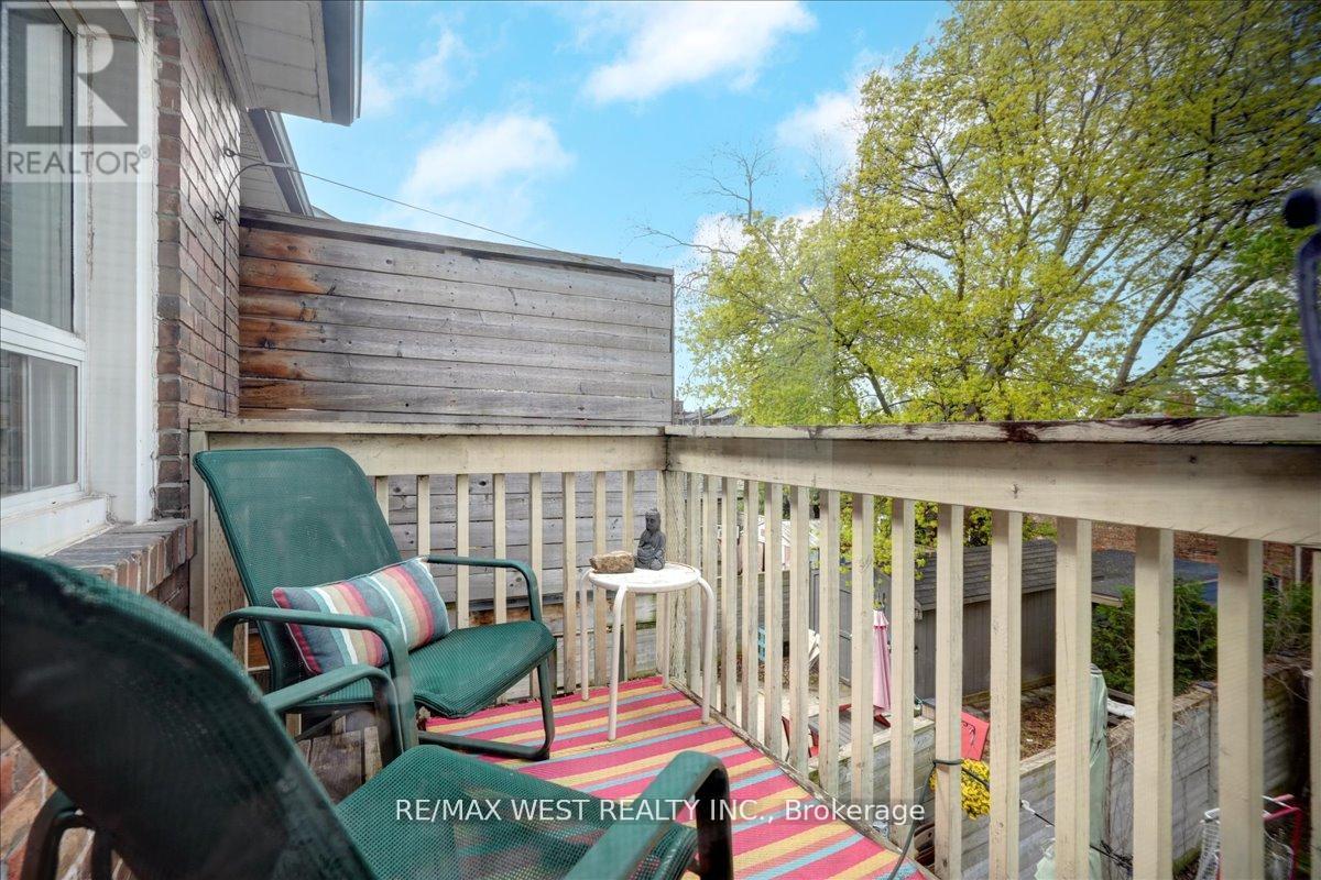 Photo 13 of 30 Glendale Avenue, Toronto ON