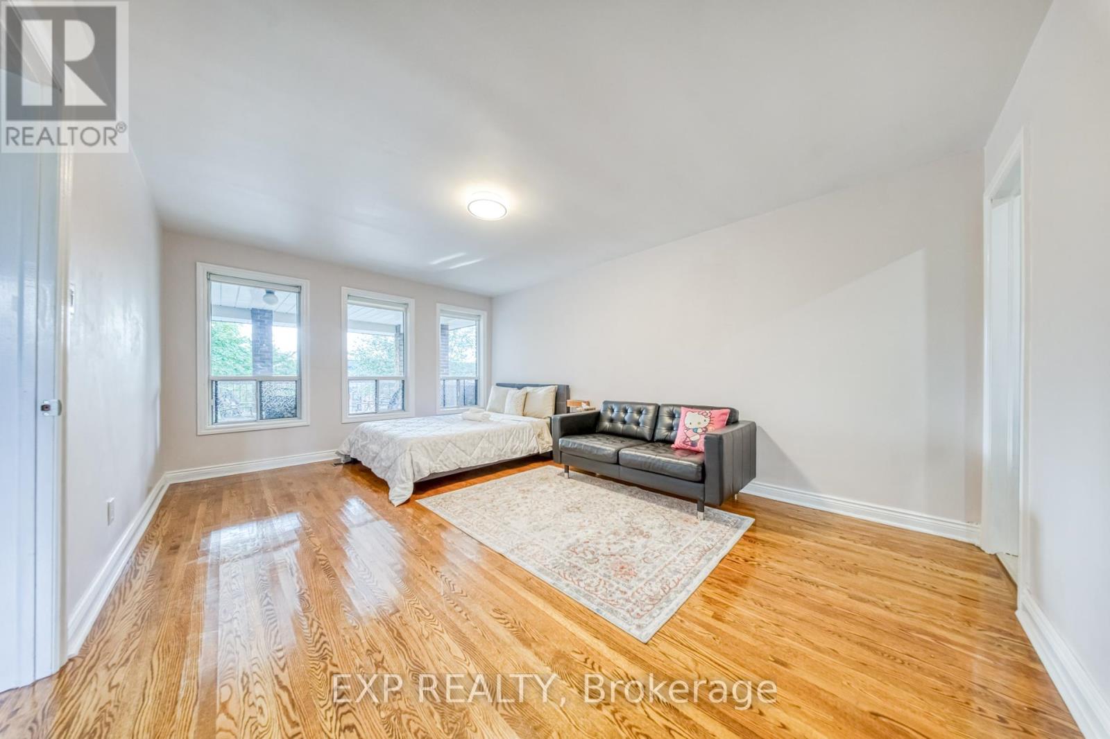 Photo 19 of 35 Highland Hill Hill, Toronto ON