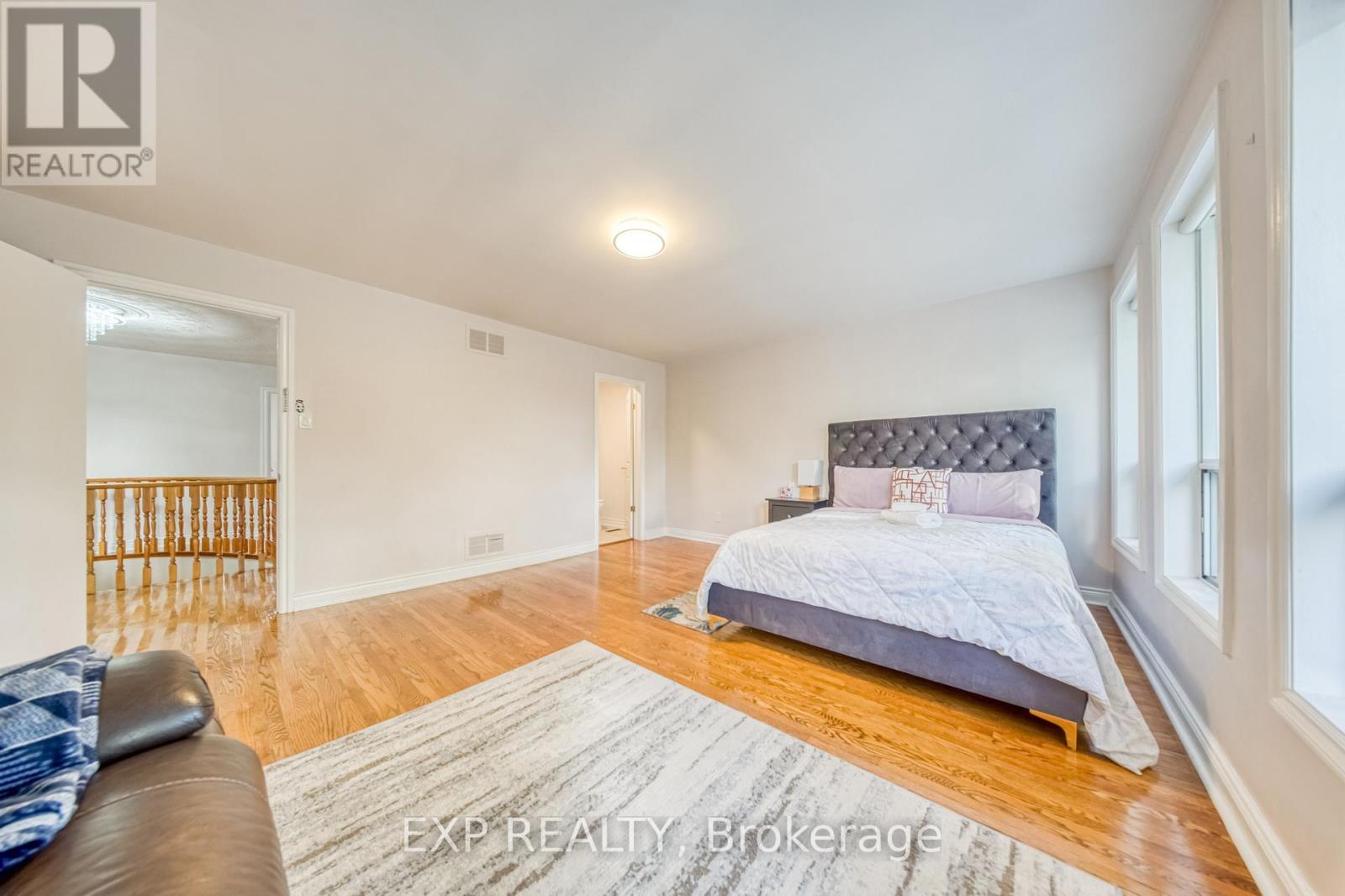 Photo 24 of 35 Highland Hill Hill, Toronto ON