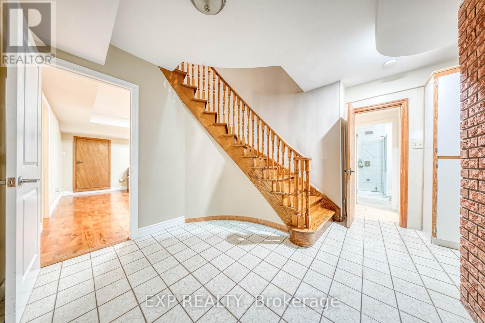 Photo 32 of 35 Highland Hill Hill, Toronto ON