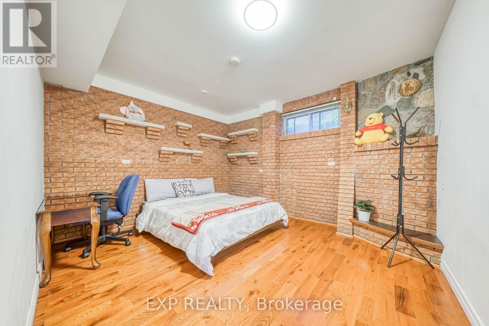 Photo 38 of 35 Highland Hill Hill, Toronto ON