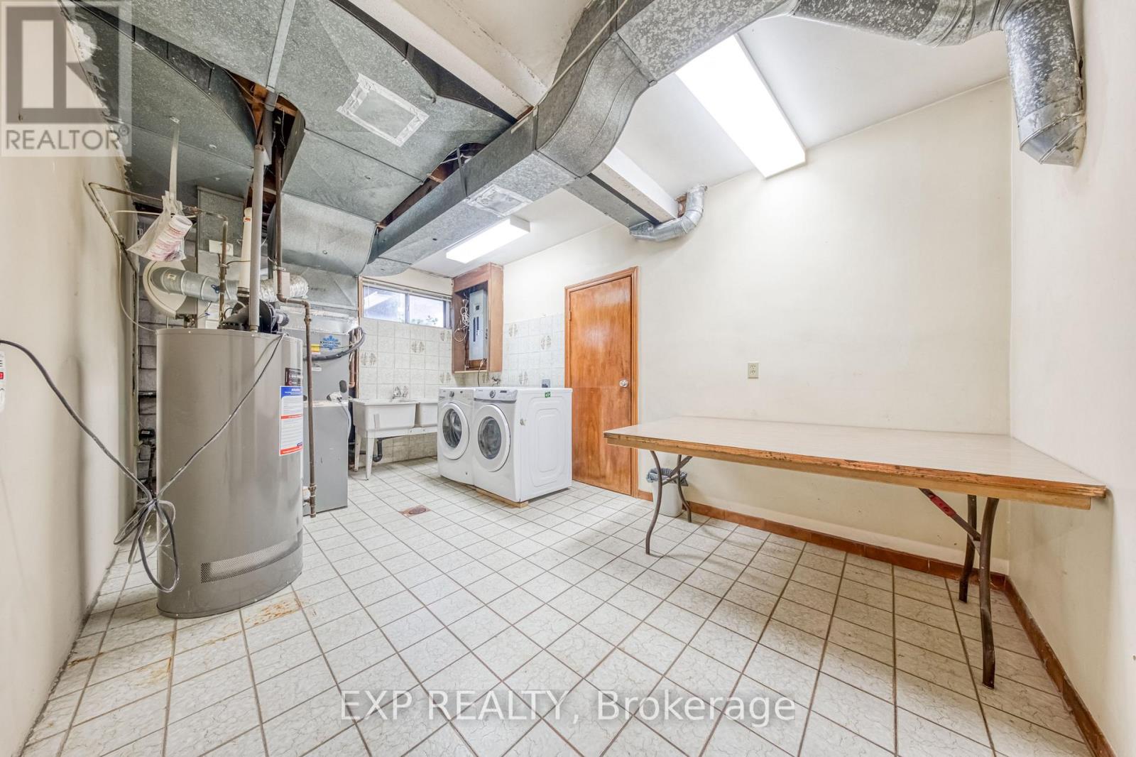 Photo 41 of 35 Highland Hill Hill, Toronto ON
