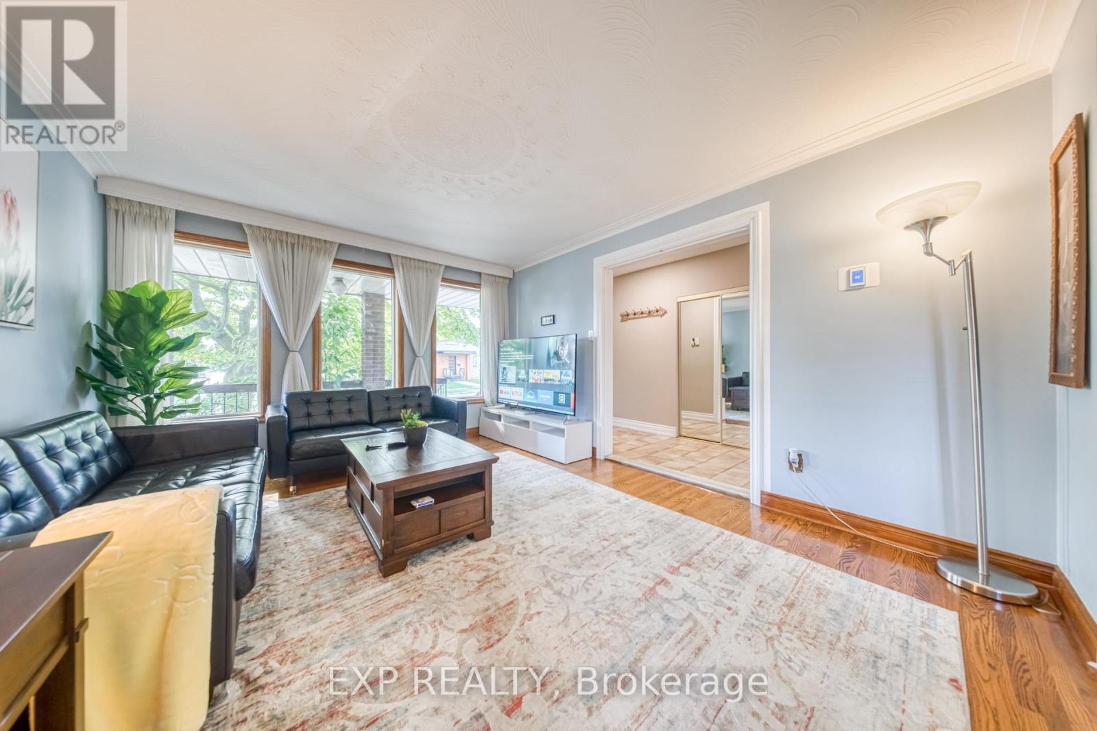 Photo 6 of 35 Highland Hill Hill, Toronto ON