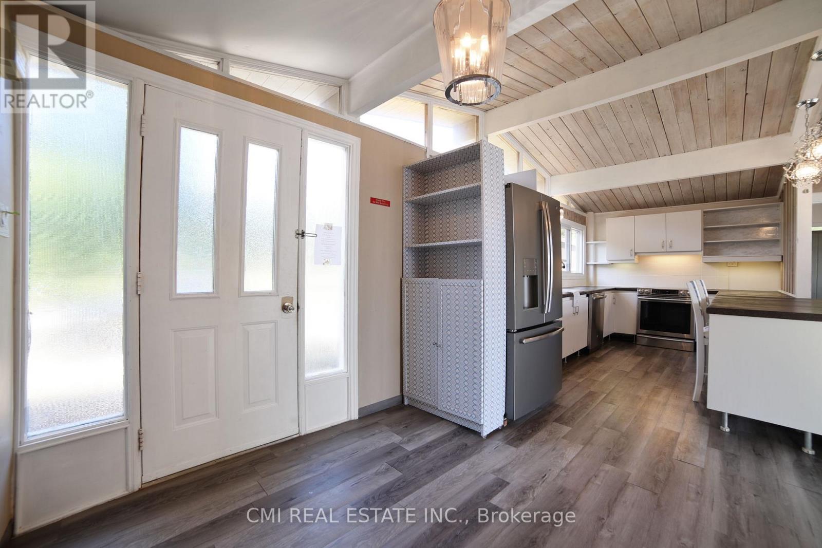 Photo 7 of 54 Little Lake Drive, Barrie ON