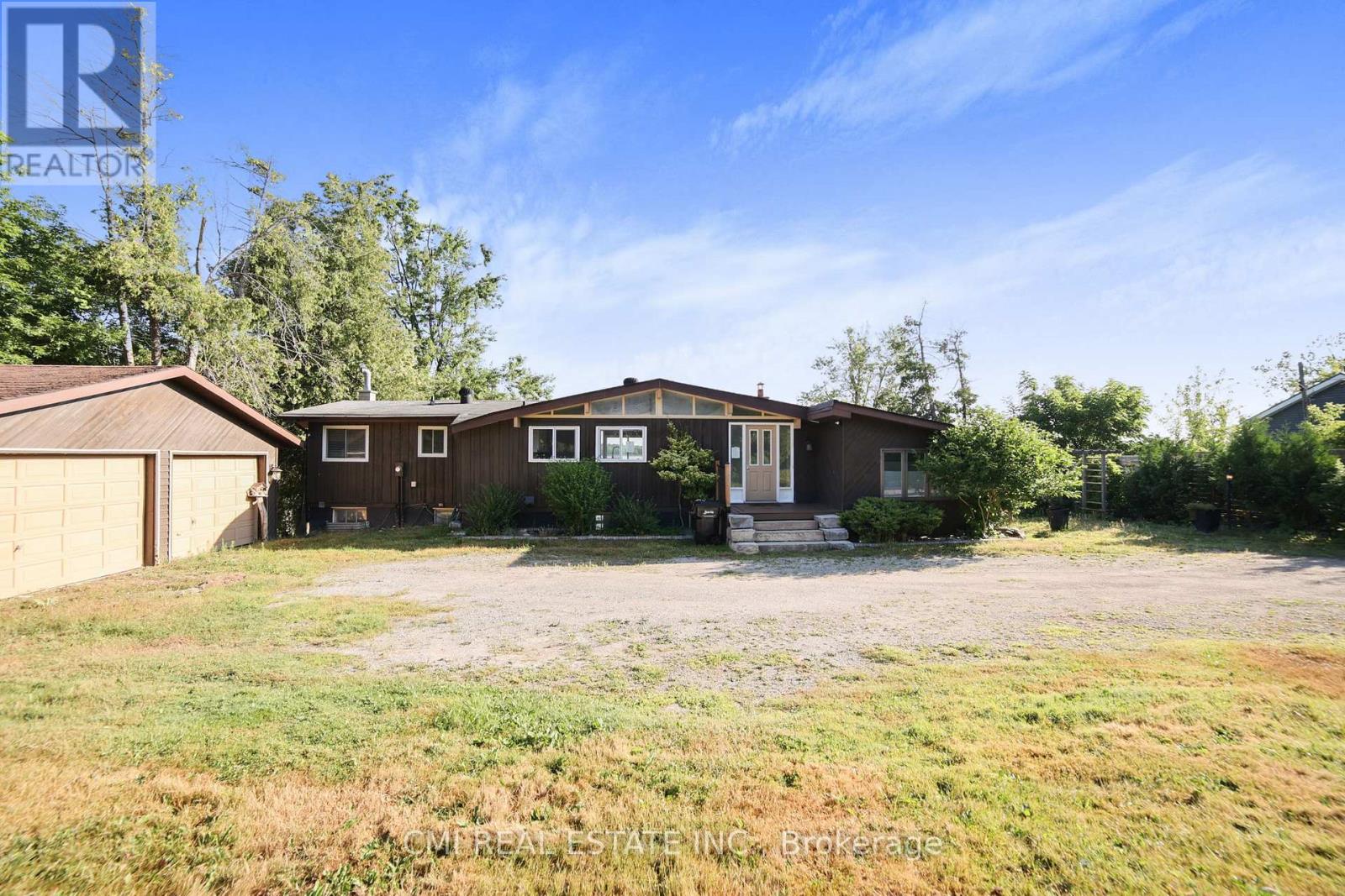 Photo 2 of 54 Little Lake Drive, Barrie ON