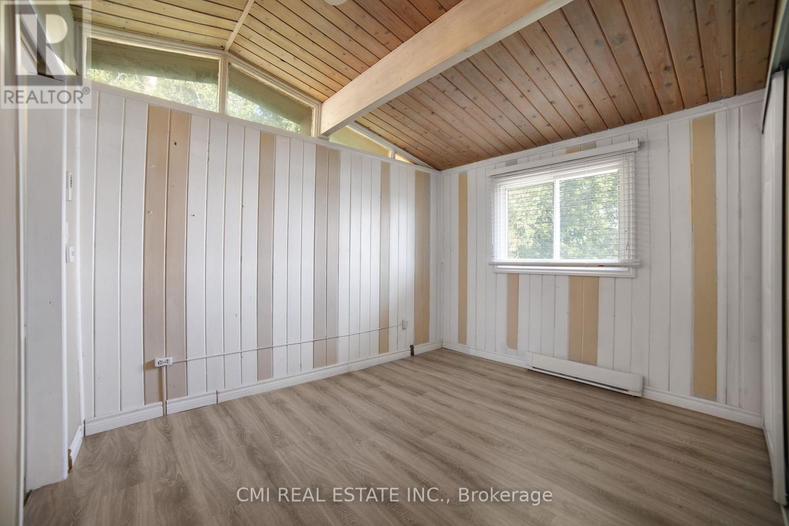 Photo 20 of 54 Little Lake Drive, Barrie ON