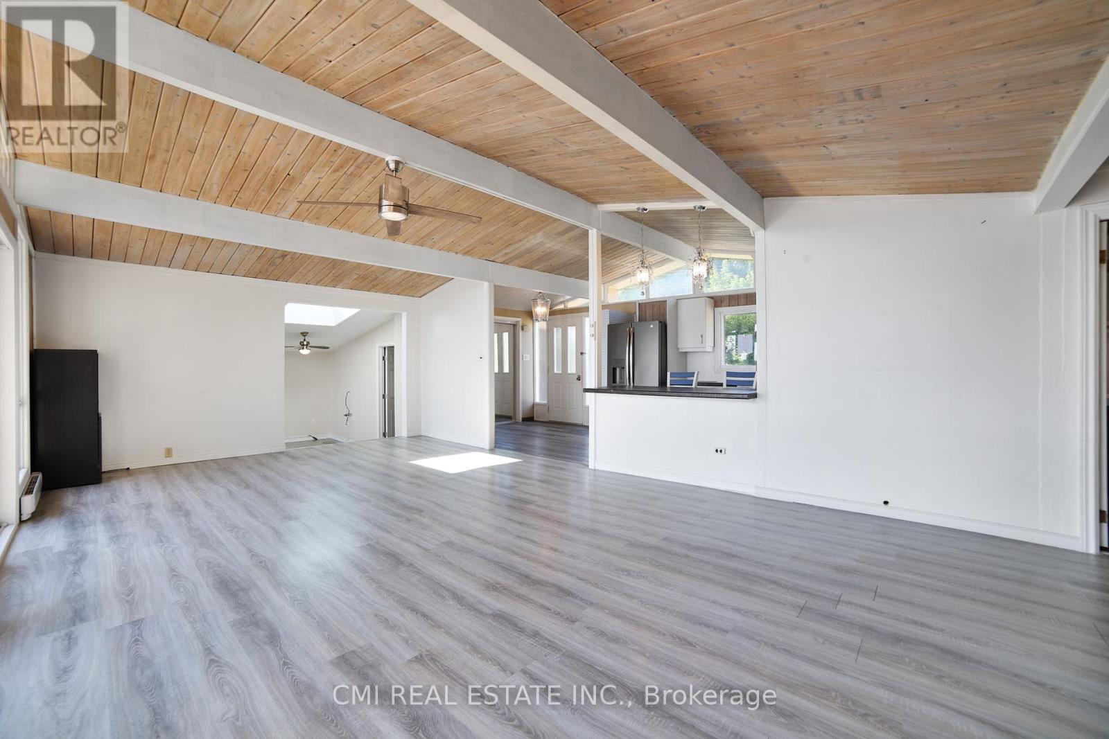 Photo 8 of 54 Little Lake Drive, Barrie ON