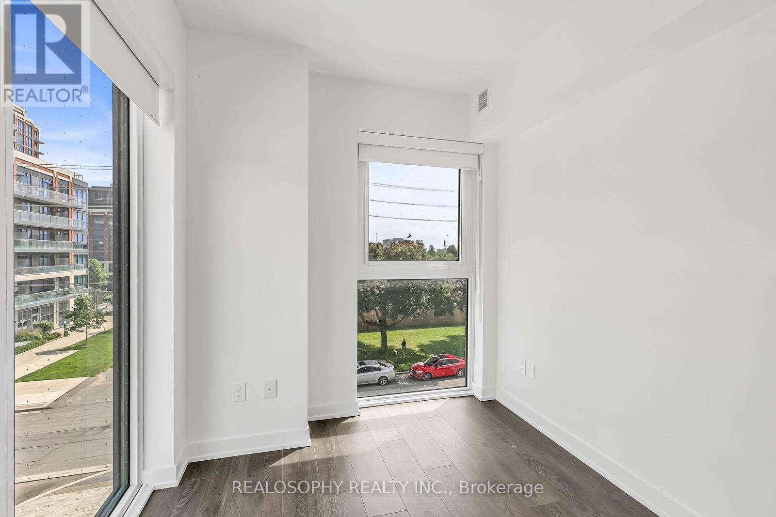 Photo 18 of 306 8 Tippett Road, Toronto ON