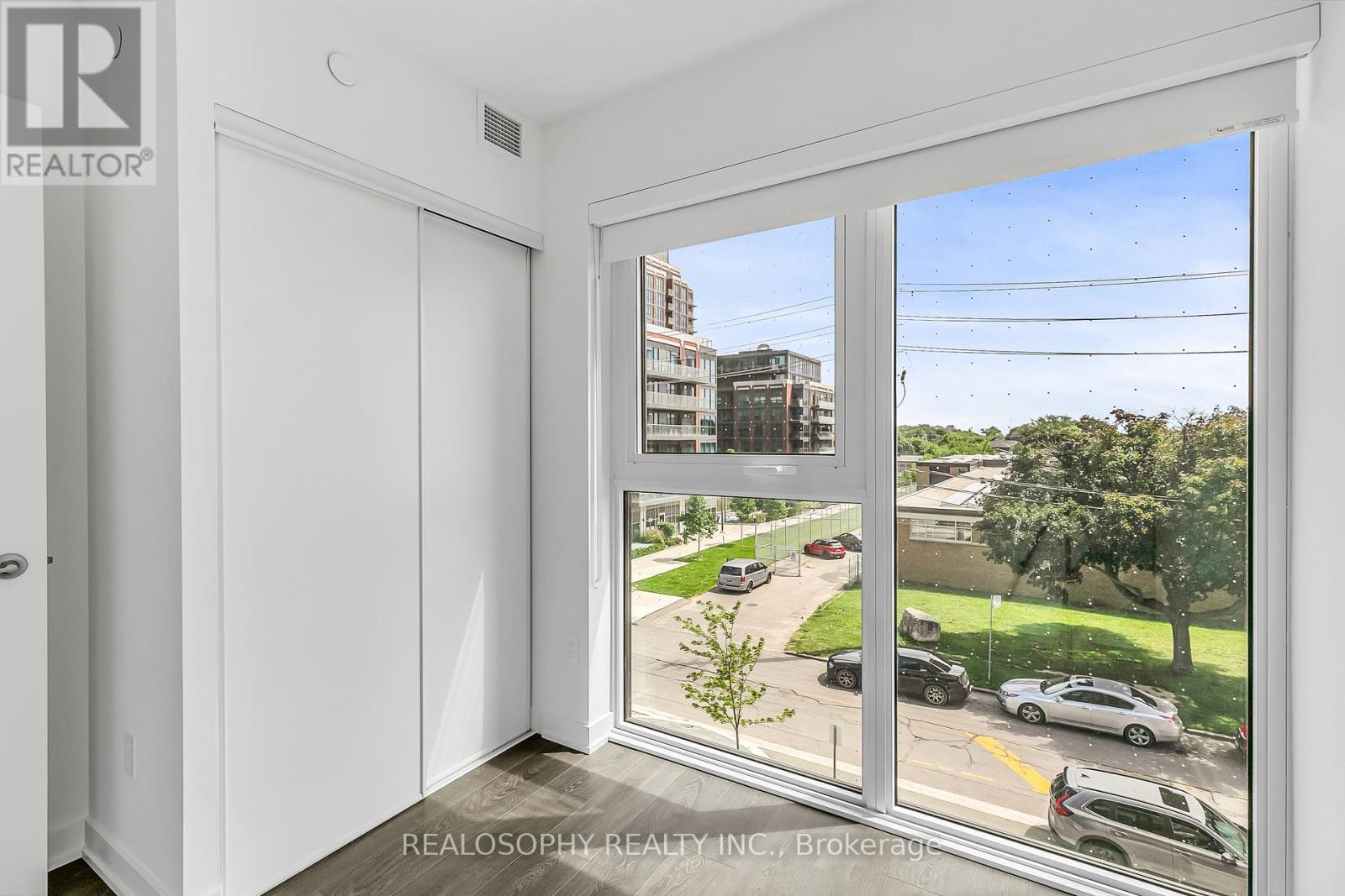 Photo 15 of 306 8 Tippett Road, Toronto ON