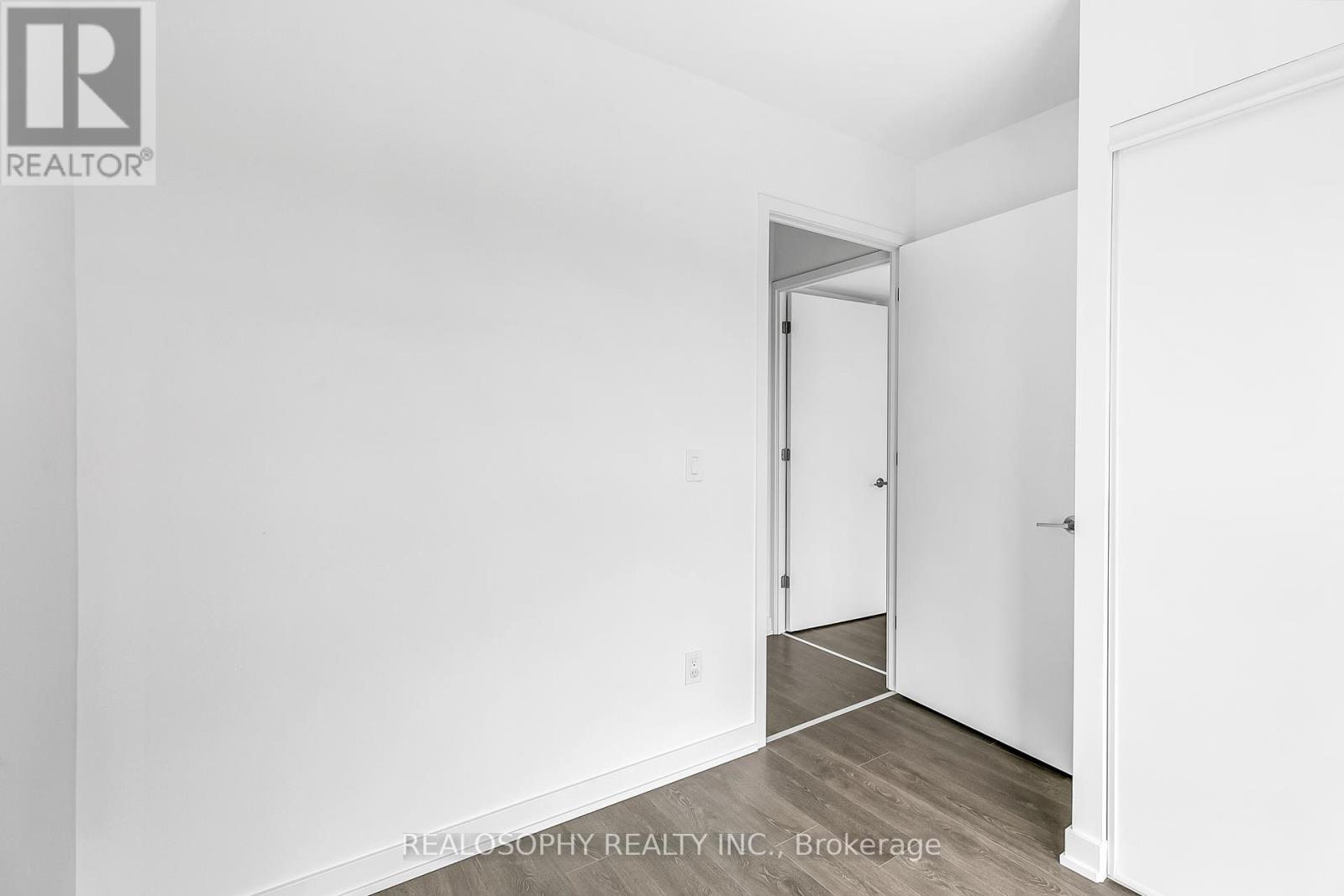 Photo 16 of 306 8 Tippett Road, Toronto ON
