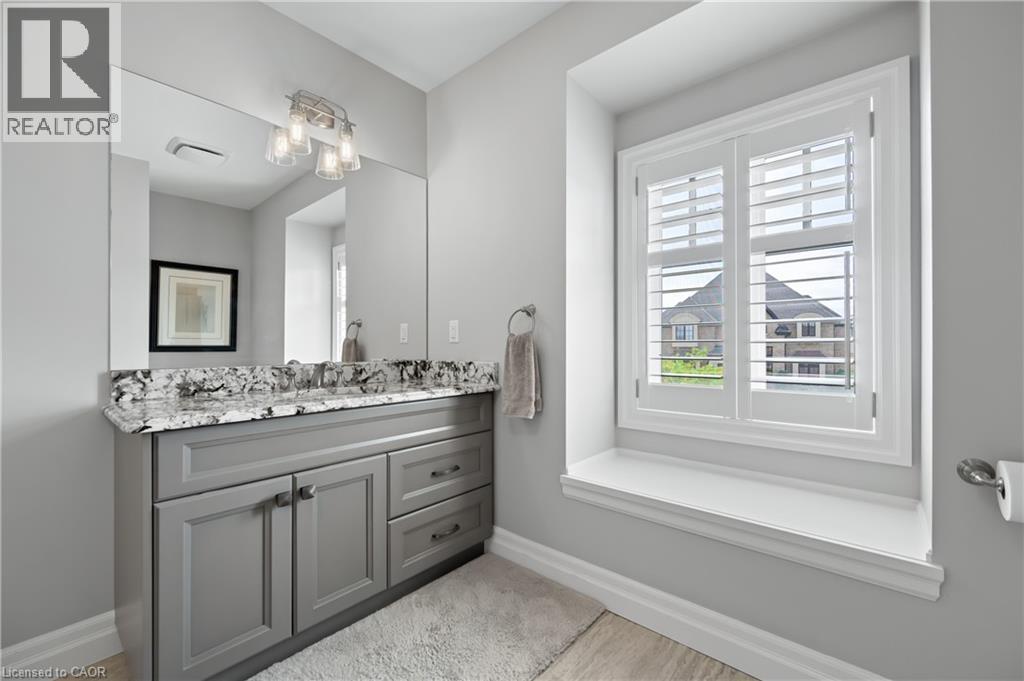 Photo 30 of 546 Manor Ridge Crescent, Waterloo ON