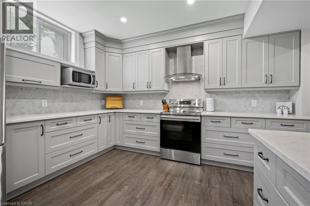 Photo 41 of 546 Manor Ridge Crescent, Waterloo ON
