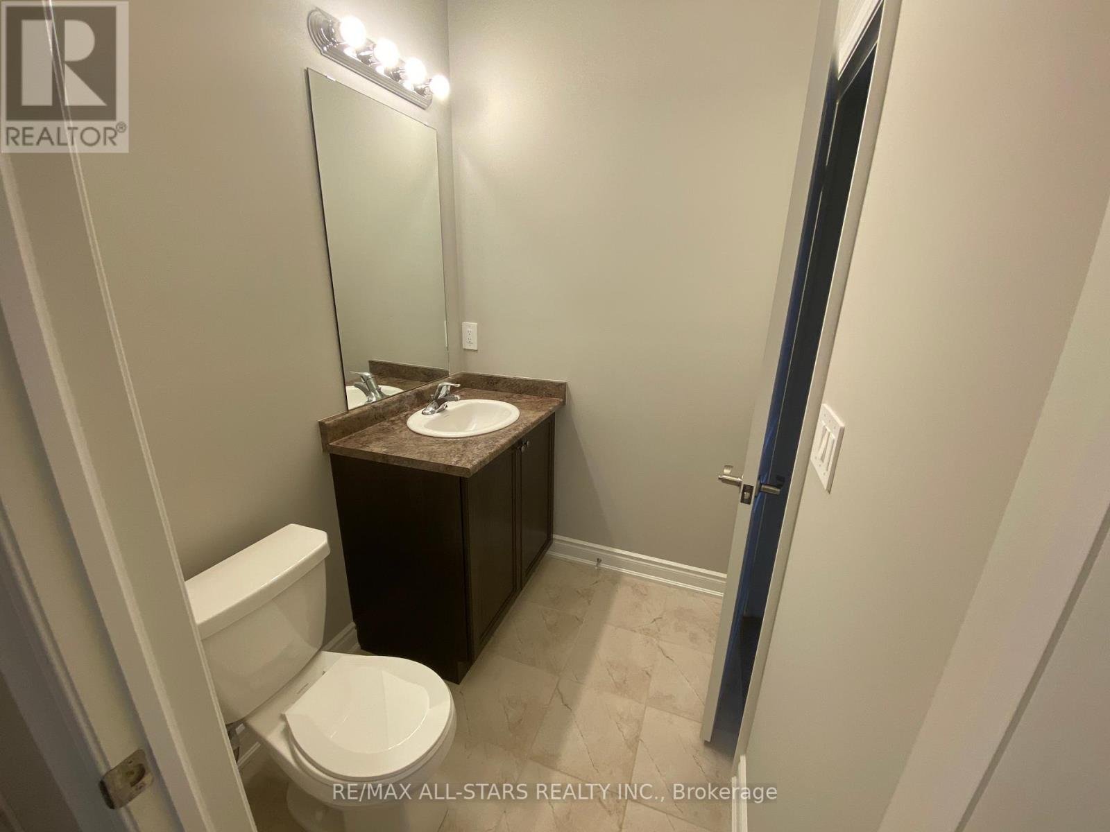 Photo 9 of 38 Shelson Place, Georgina ON