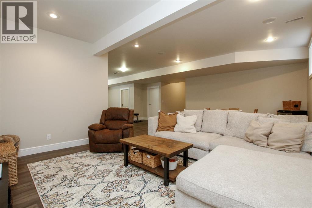 Photo 40 of 10 Regal Court, Sylvan Lake AB