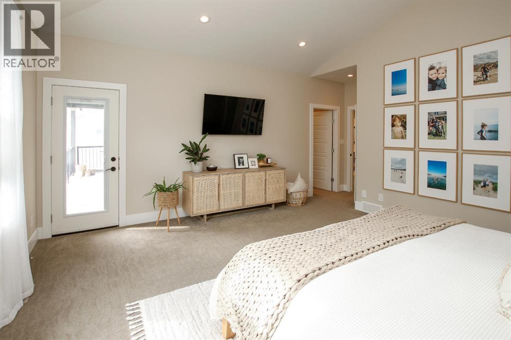 Photo 24 of 10 Regal Court, Sylvan Lake AB